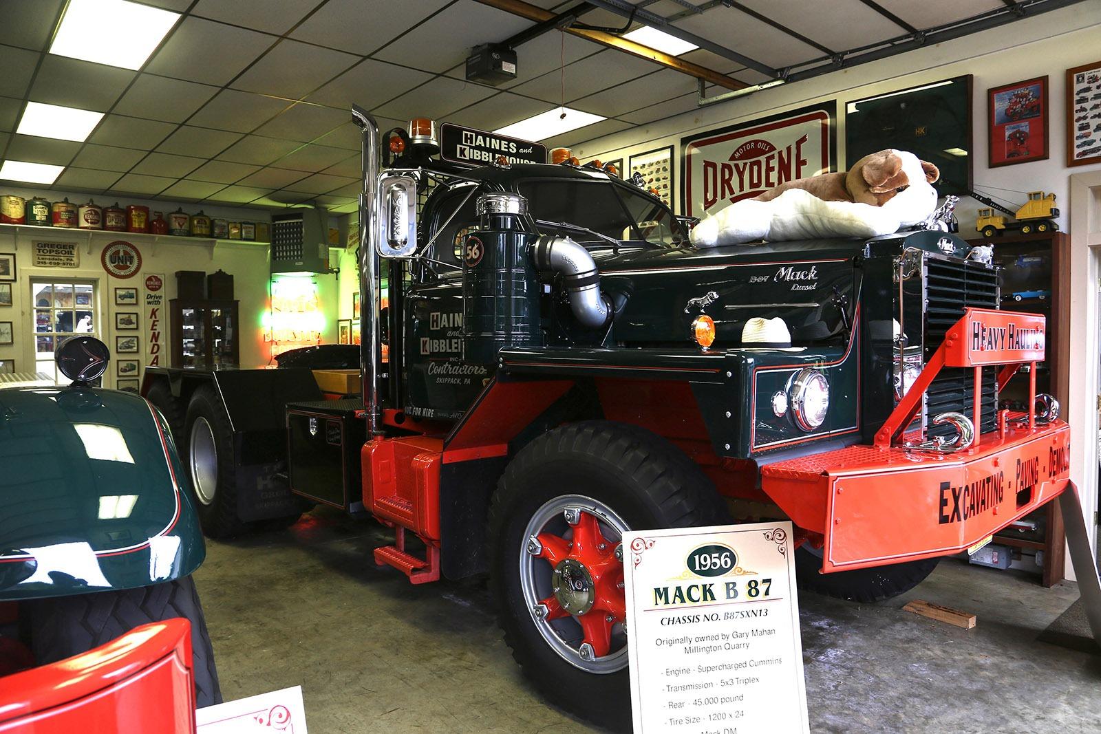 Mack Truck Legacy Museum: collection photo 7